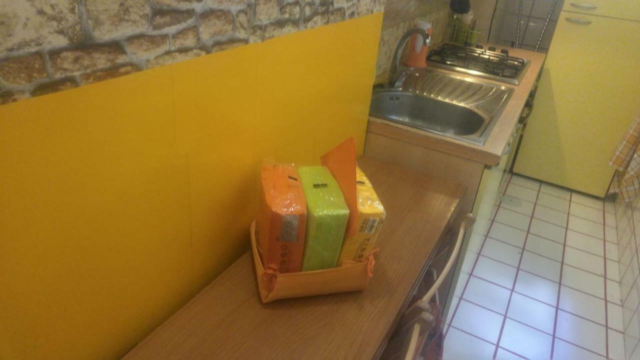 Napolix Centro, Intero Appartamentino, Casa Vacanze, Suite Tricamere Nel Cuore Di Napoli Exterior photo